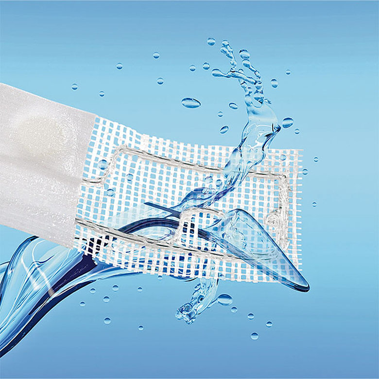 Textile transponder through which water flows