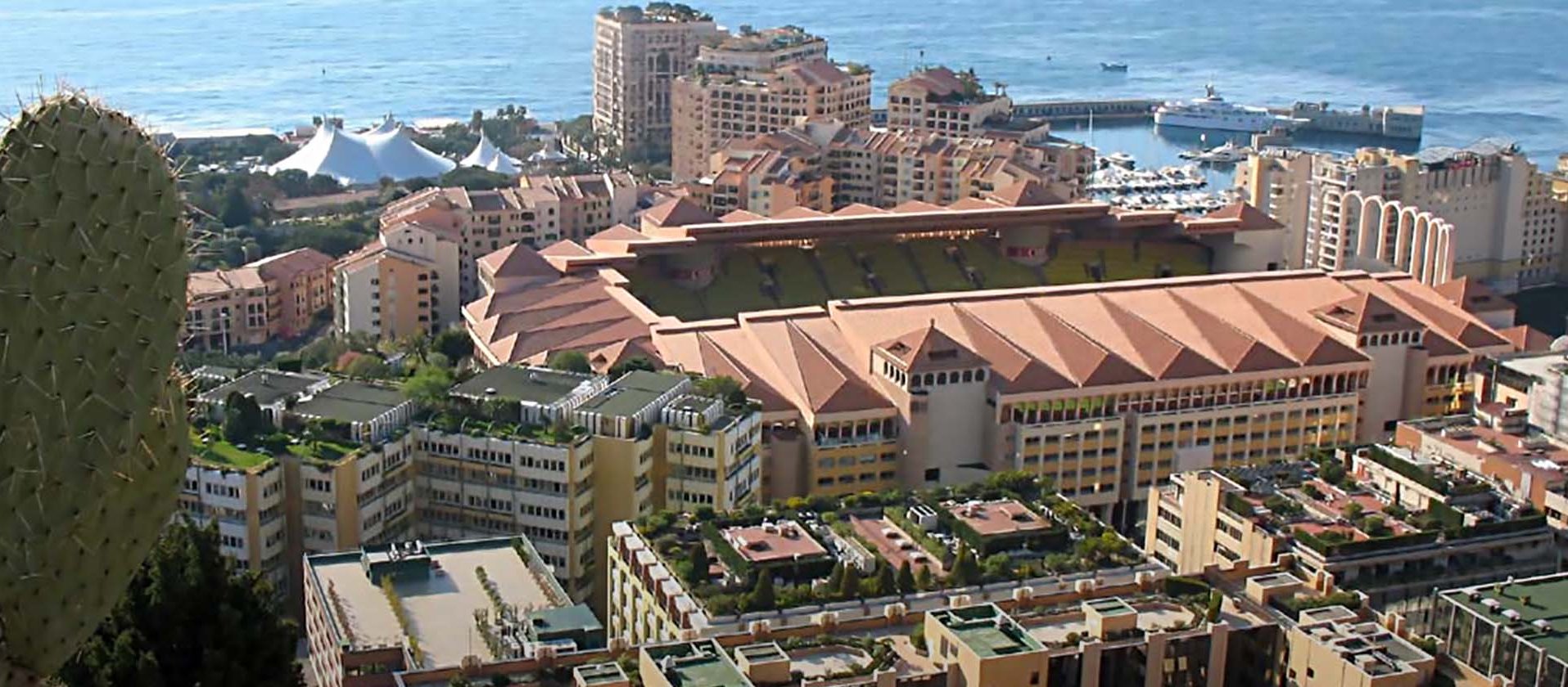 Gebäude Louis II. Stadion in Monaco von oben