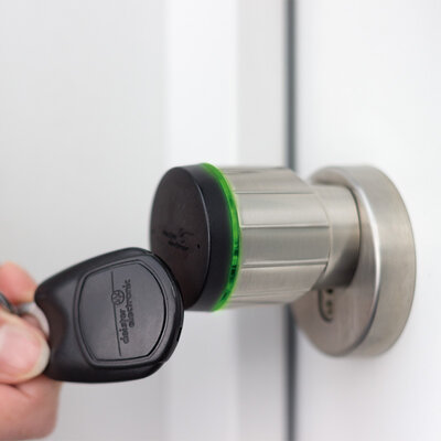 Cylindre digital et badge noir contrôle d'accès