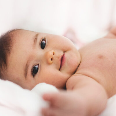 Bébé portant un transpondeur BTA 1