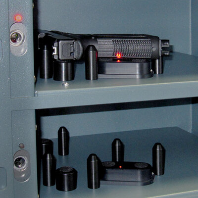 LED im Waffenschrank signalisiert ob Fach leer oder belegt ist