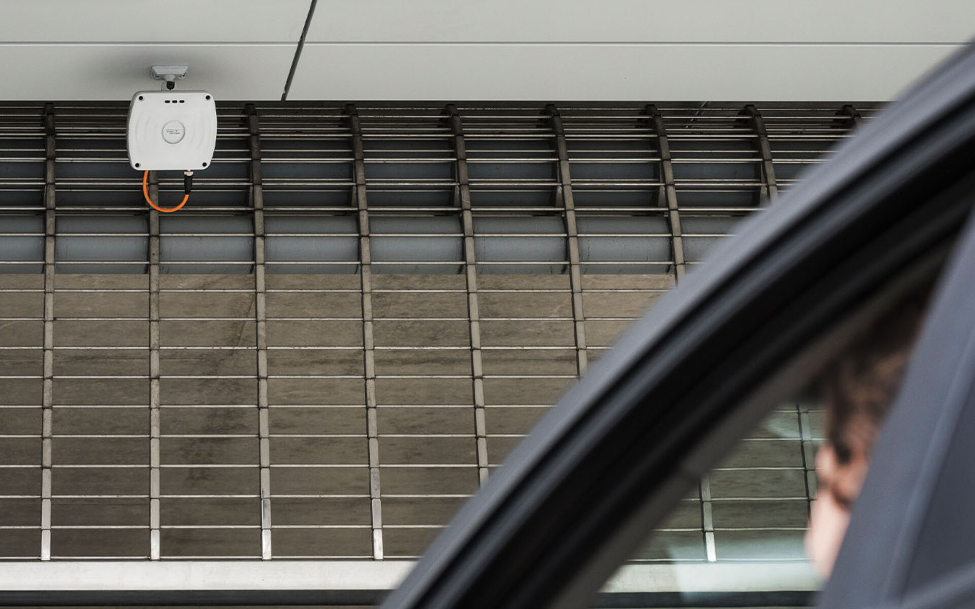 Wide range identification Car is detected by long-range rea