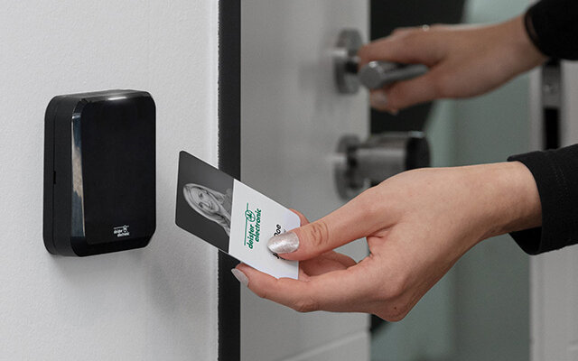 RFID Leser Zutrittskontrolle Anwendung